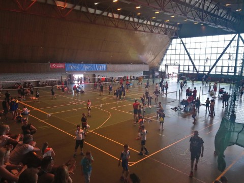 25 Ogólnopolskie Mistrzostwa w minisiatkówce o Puchar Kinder+Sport właśnie trwają w Hali MOSiR!